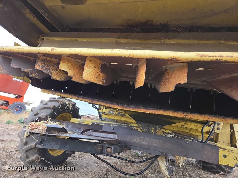 image for item EV5477 New Holland TR95 combine