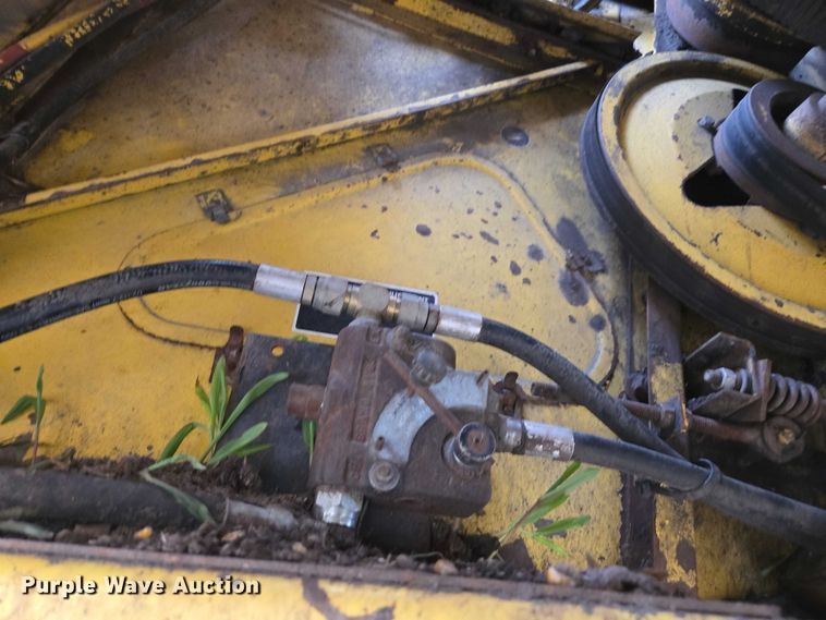 image for item EV5477 New Holland TR95 combine