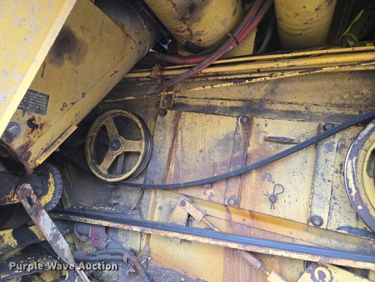 image for item EV5477 New Holland TR95 combine