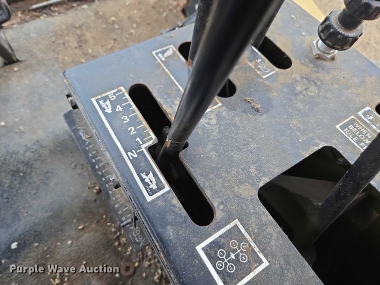 image for item EV5477 New Holland TR95 combine