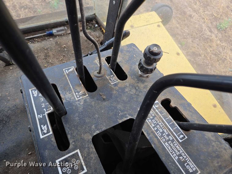 image for item EV5477 New Holland TR95 combine