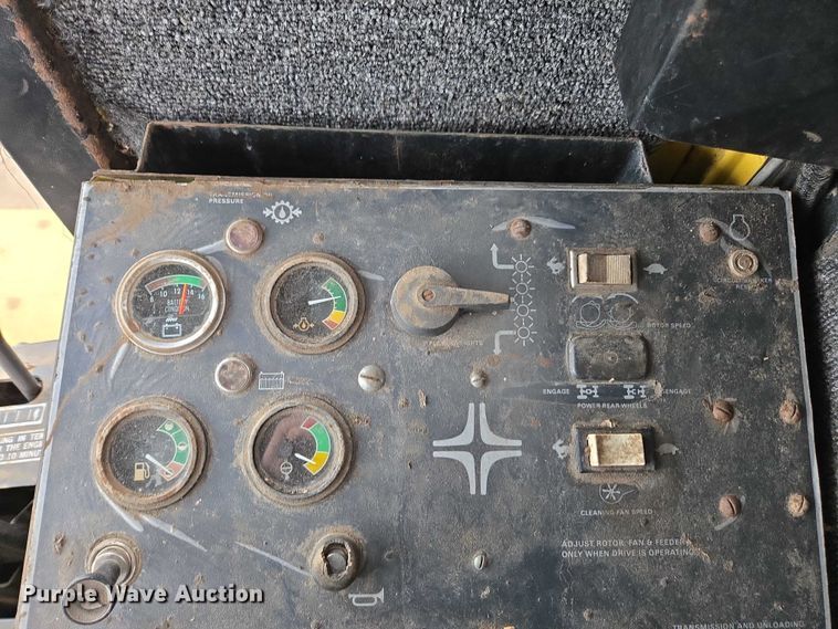 image for item EV5477 New Holland TR95 combine