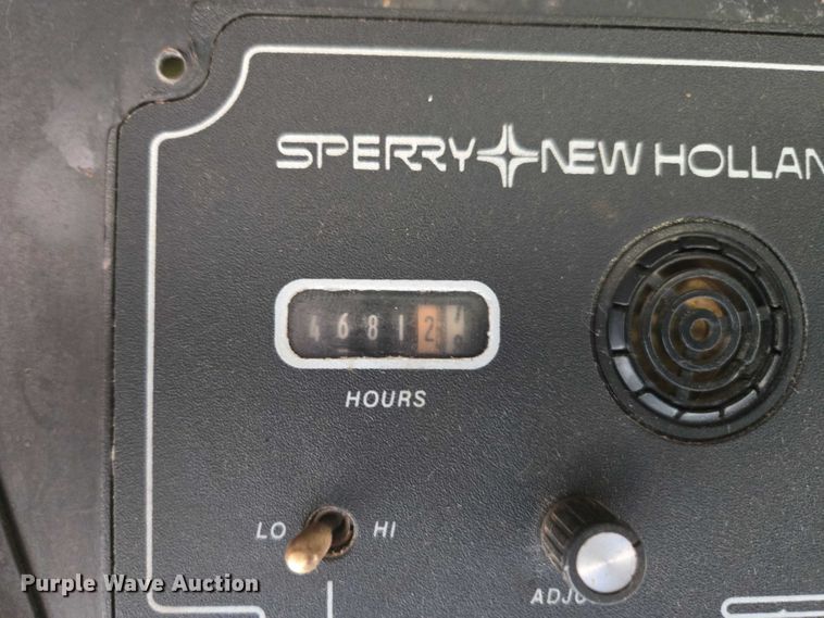 image for item EV5477 New Holland TR95 combine