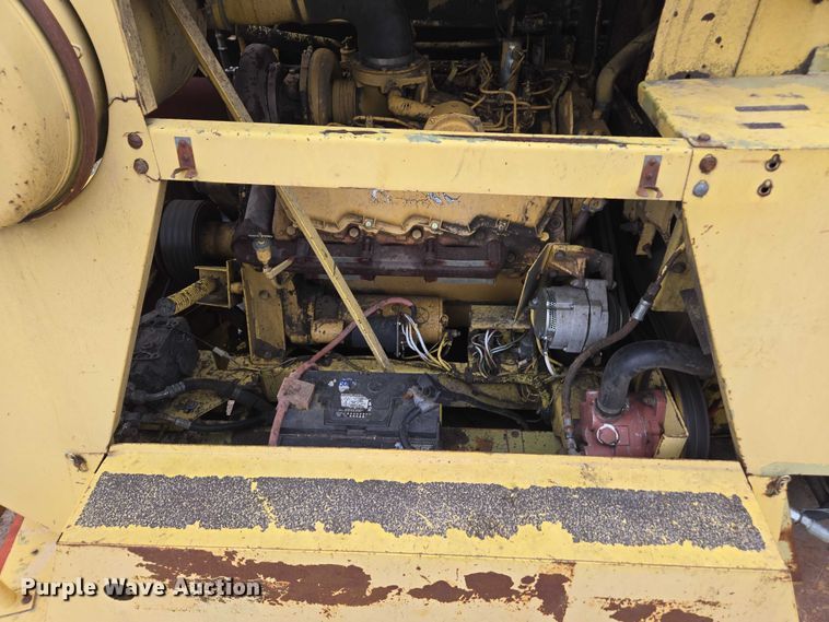 image for item EV5477 New Holland TR95 combine