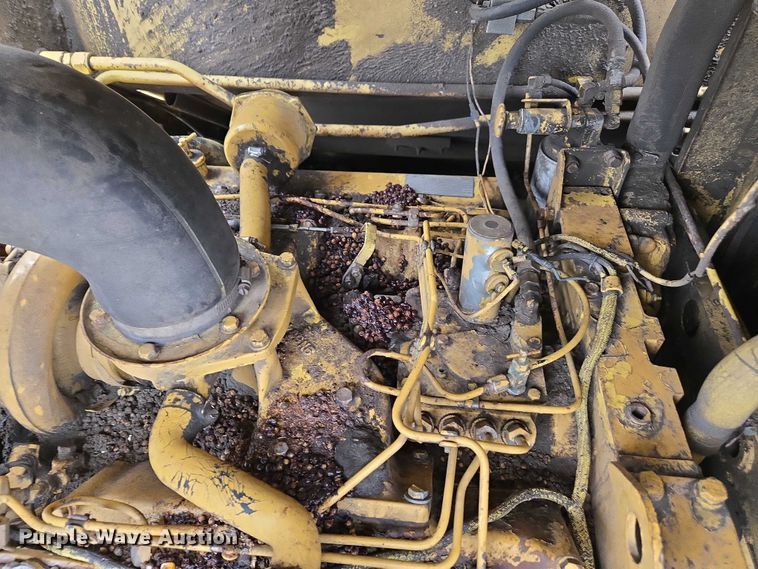 image for item EV5477 New Holland TR95 combine