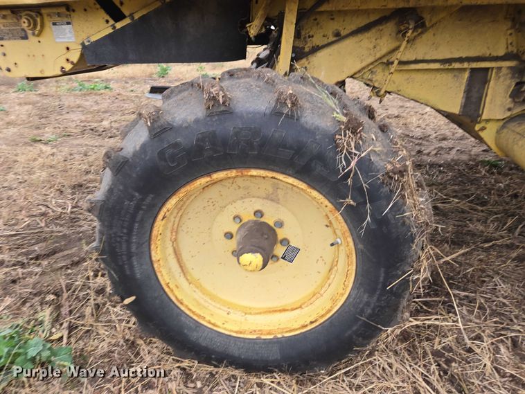 image for item EV5477 New Holland TR95 combine