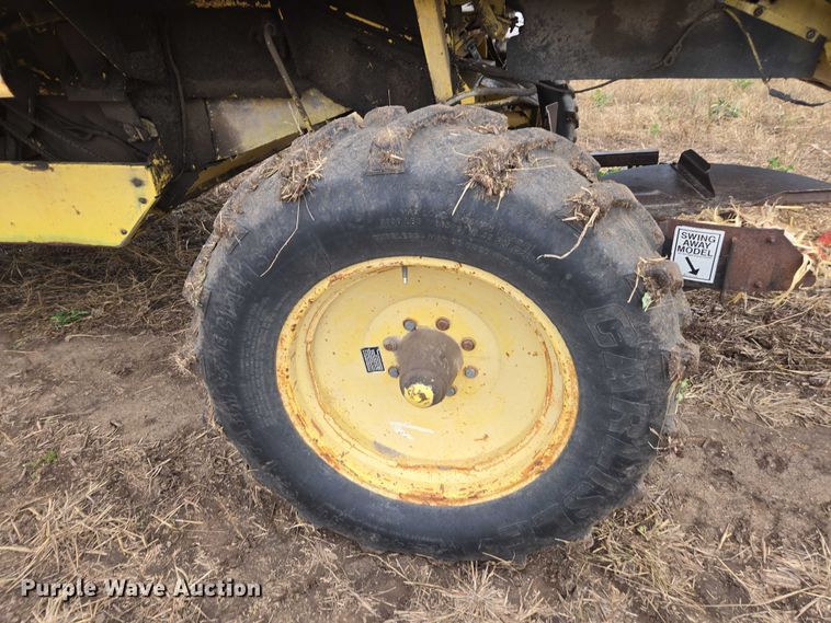 image for item EV5477 New Holland TR95 combine