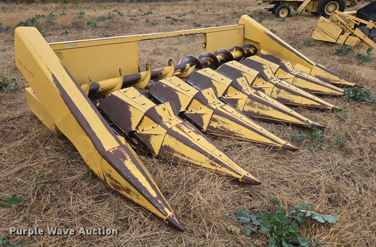 image for item EV5479 New Holland corn head