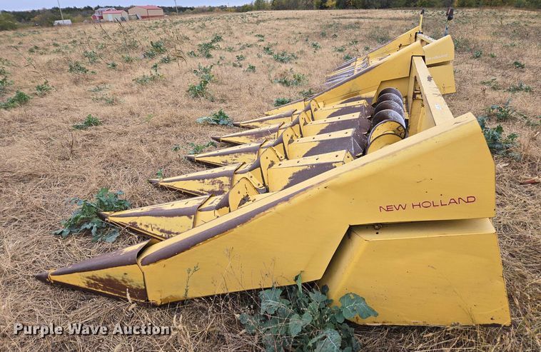 image for item EV5479 New Holland corn head
