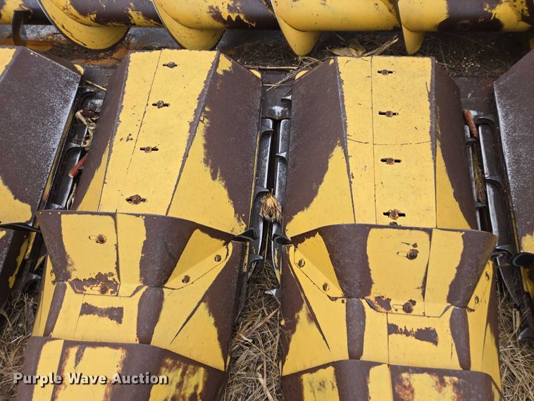 image for item EV5479 New Holland corn head
