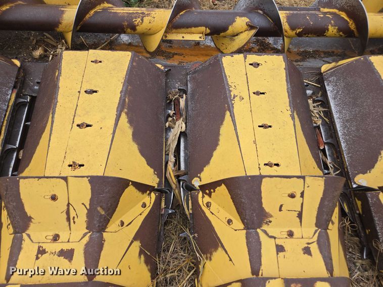 image for item EV5479 New Holland corn head