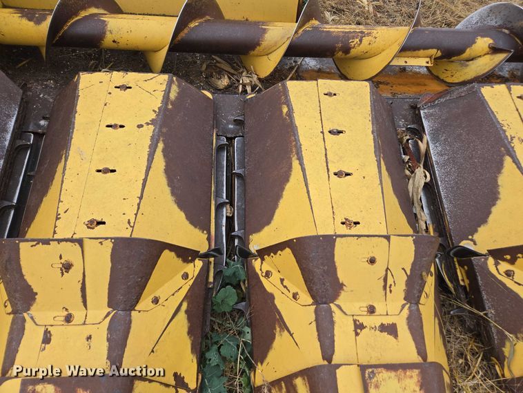 image for item EV5479 New Holland corn head
