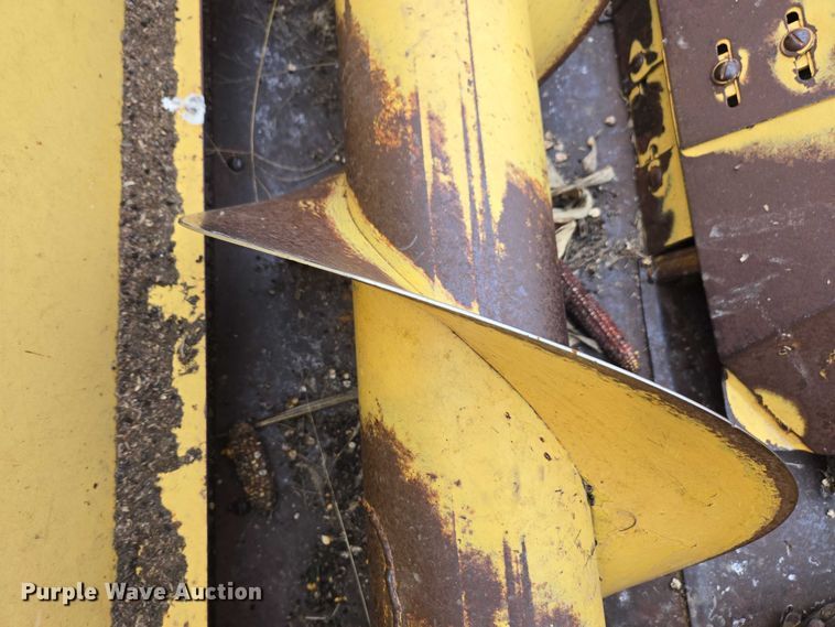 image for item EV5479 New Holland corn head