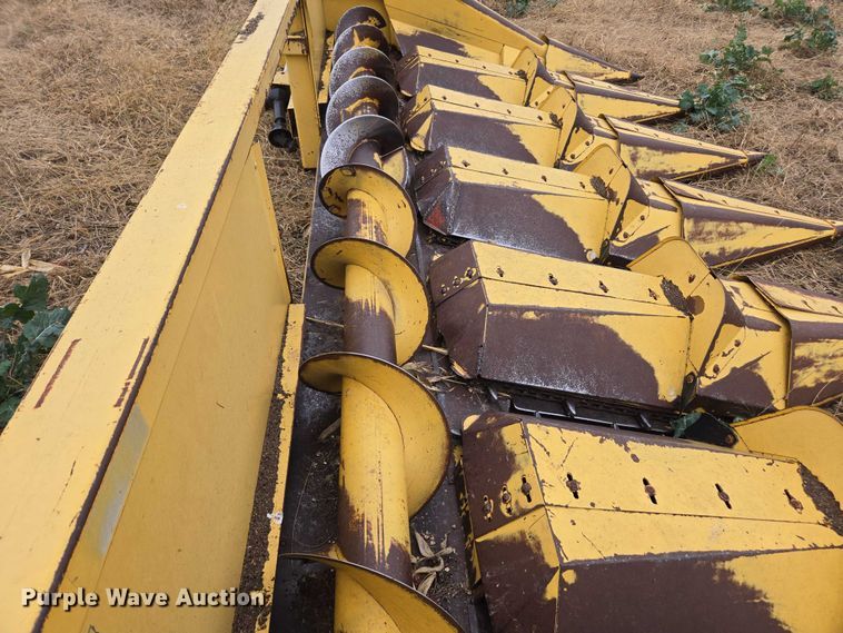 image for item EV5479 New Holland corn head