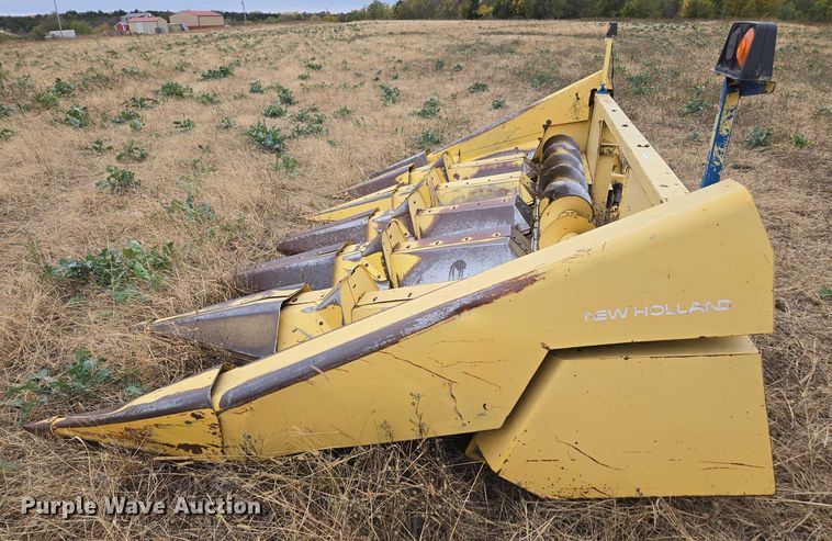 image for item EV5481 New Holland corn head