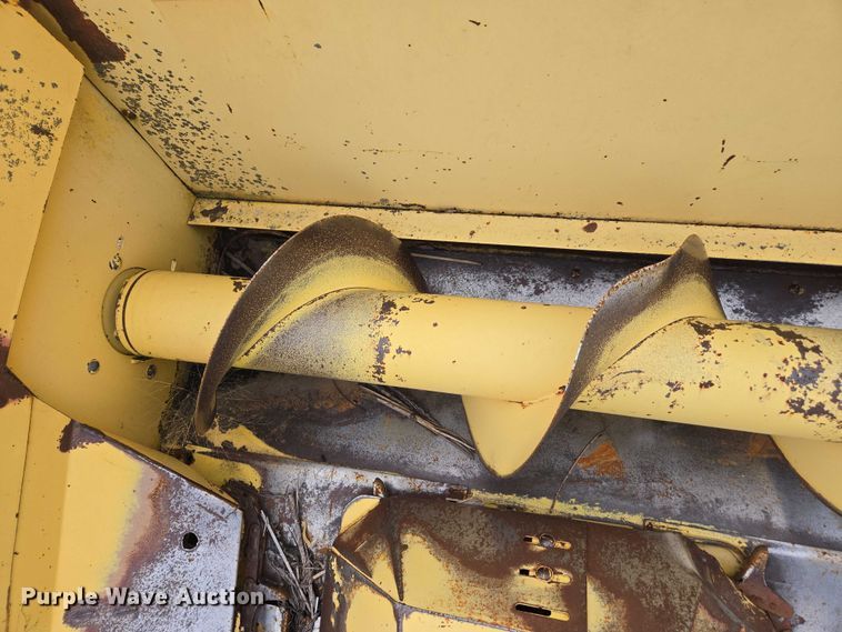 image for item EV5481 New Holland corn head