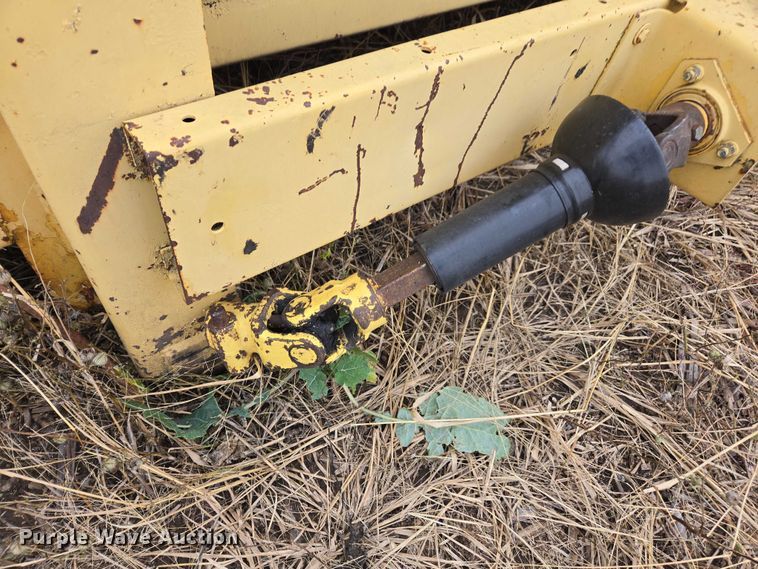 image for item EV5481 New Holland corn head