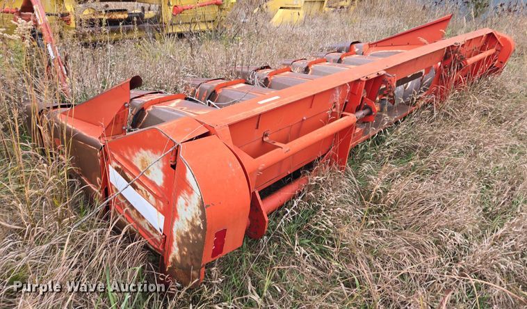 image for item EV5485 Massey Ferguson 1163 corn head