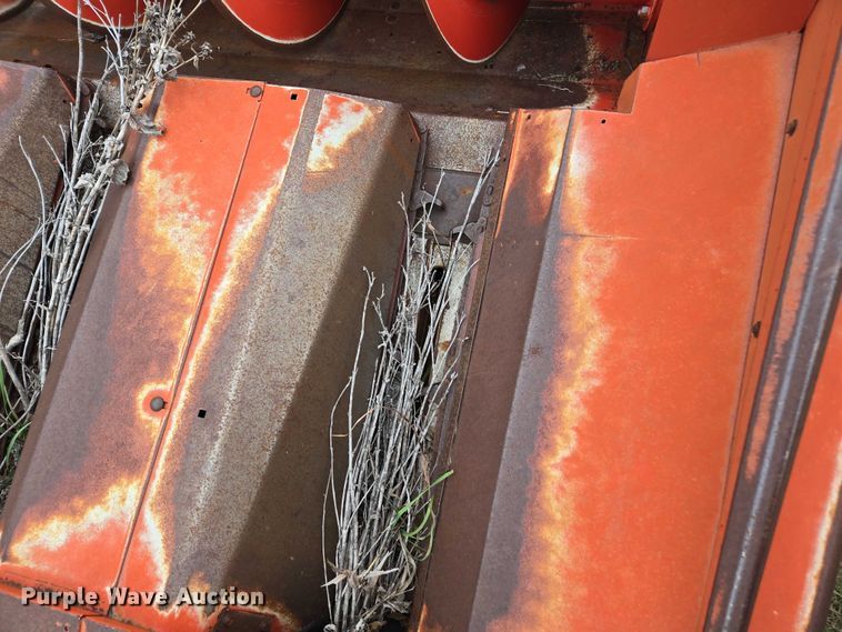 image for item EV5485 Massey Ferguson 1163 corn head