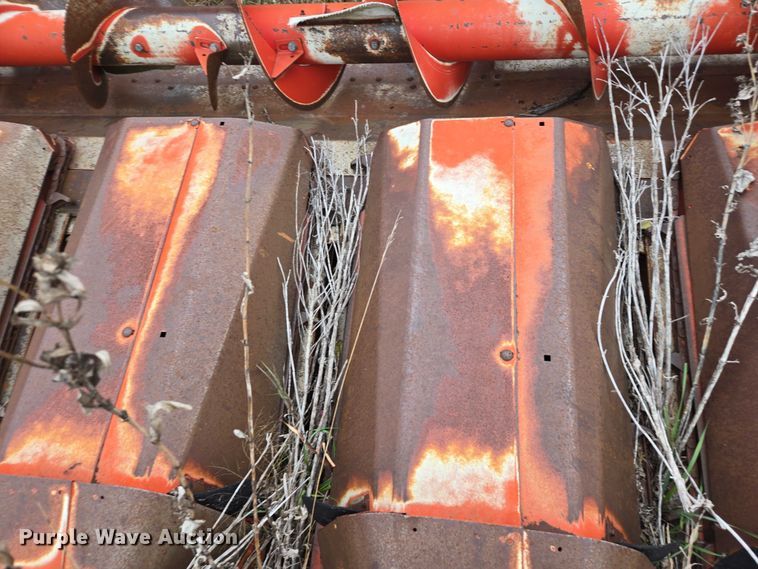 image for item EV5485 Massey Ferguson 1163 corn head