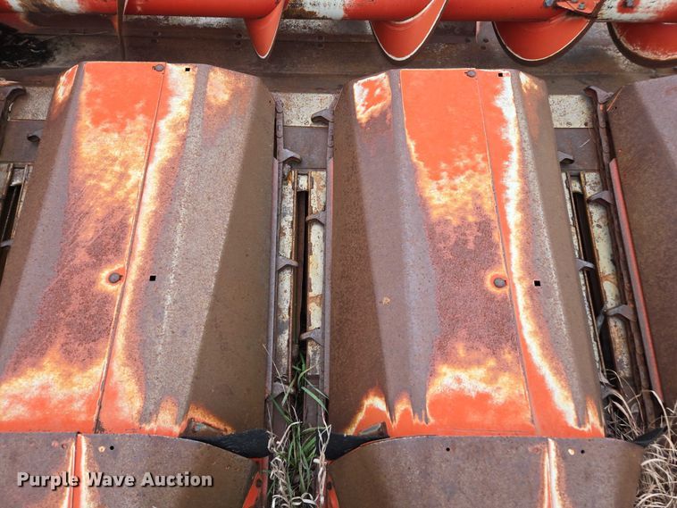 image for item EV5485 Massey Ferguson 1163 corn head