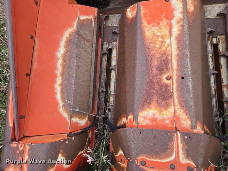 image for item EV5485 Massey Ferguson 1163 corn head