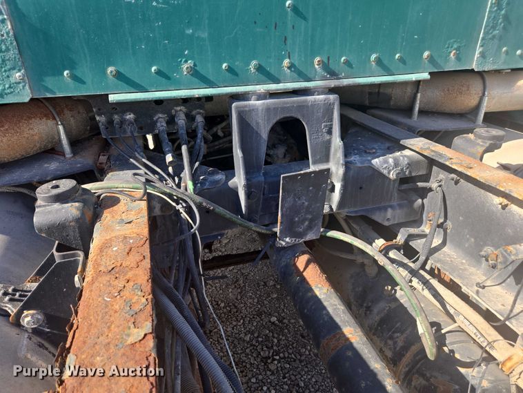 image for item EV5487 1996 Kenworth T600 truck cab and chassis