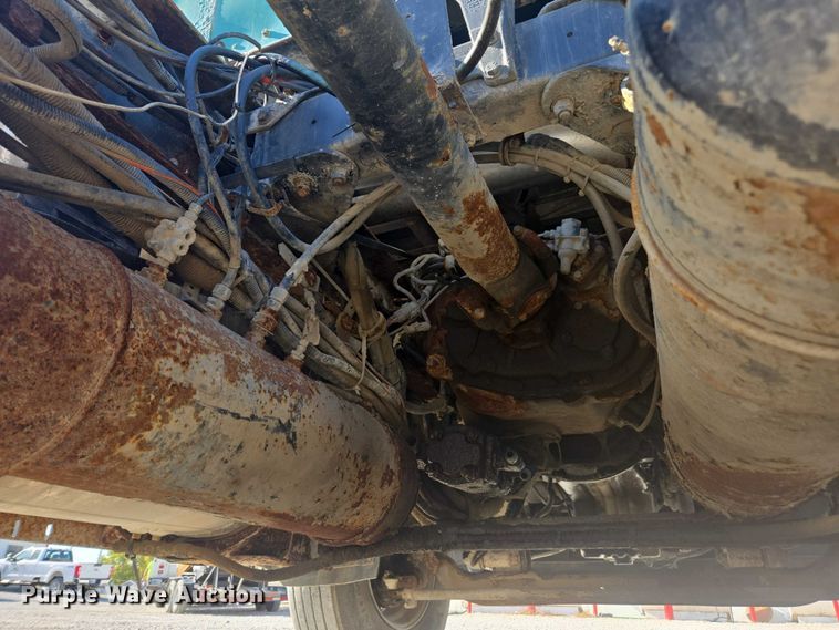 image for item EV5487 1996 Kenworth T600 truck cab and chassis