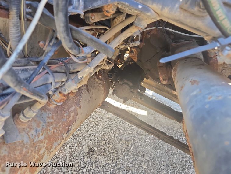 image for item EV5487 1996 Kenworth T600 truck cab and chassis