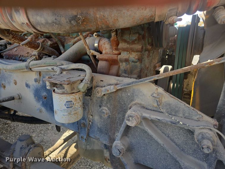 image for item EV5487 1996 Kenworth T600 truck cab and chassis