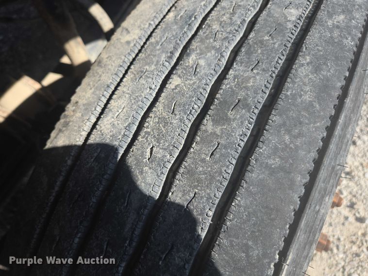 image for item EV5487 1996 Kenworth T600 truck cab and chassis