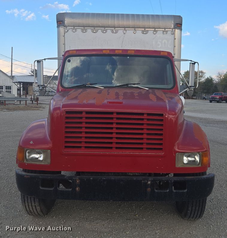 image for item EV5493 1997 International 4900 box truck
