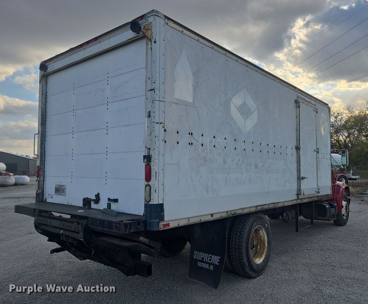 image for item EV5493 1997 International 4900 box truck