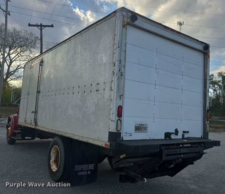 image for item EV5493 1997 International 4900 box truck