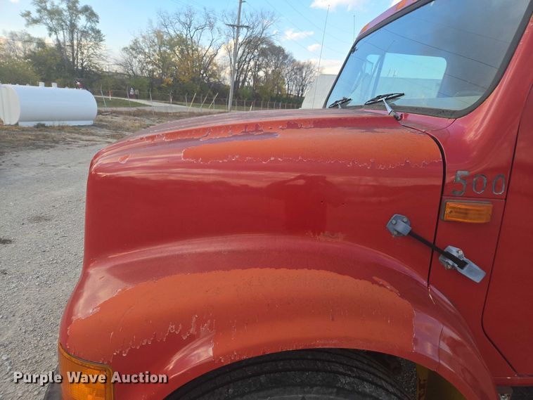 image for item EV5493 1997 International 4900 box truck