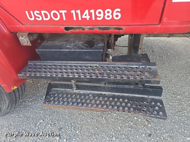 image for item EV5493 1997 International 4900 box truck