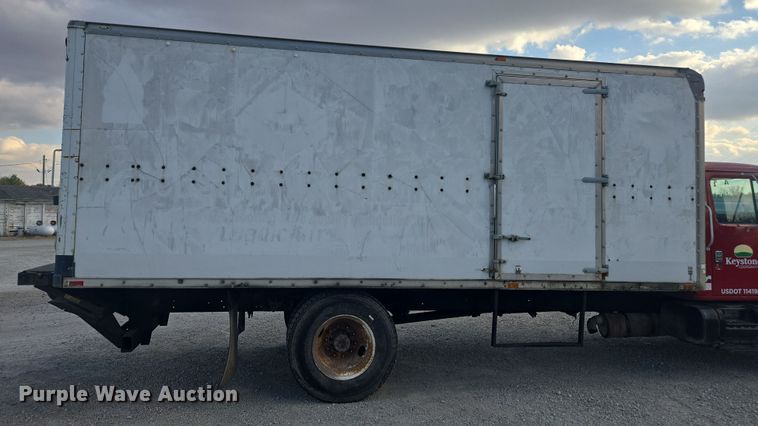 image for item EV5493 1997 International 4900 box truck