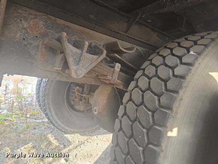 image for item EV5493 1997 International 4900 box truck