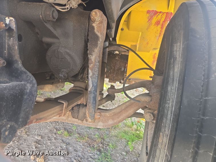 image for item EV5493 1997 International 4900 box truck