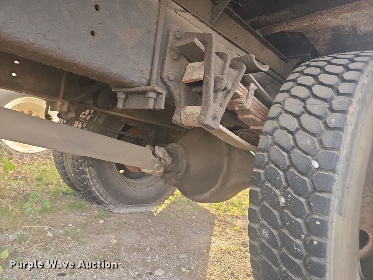 image for item EV5493 1997 International 4900 box truck