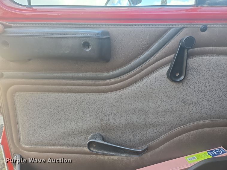 image for item EV5493 1997 International 4900 box truck