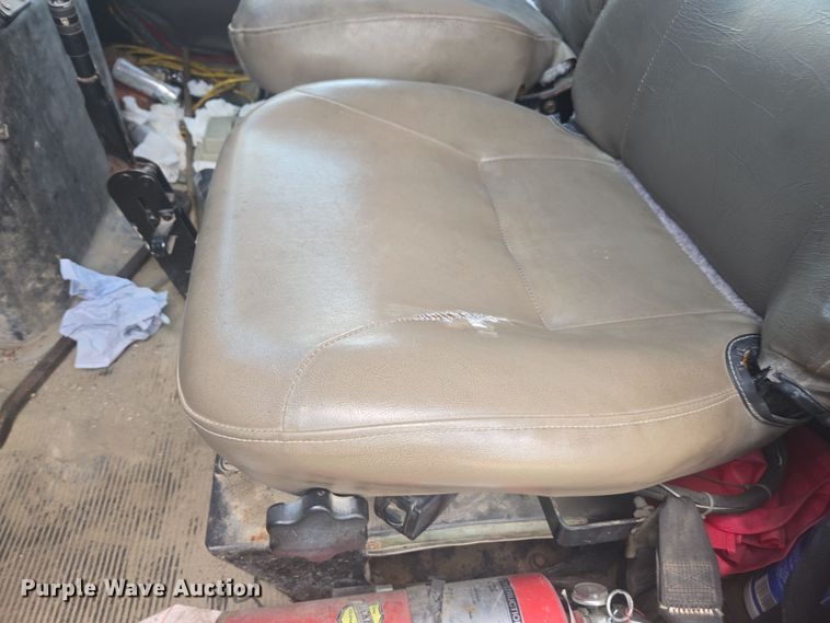 image for item EV5493 1997 International 4900 box truck