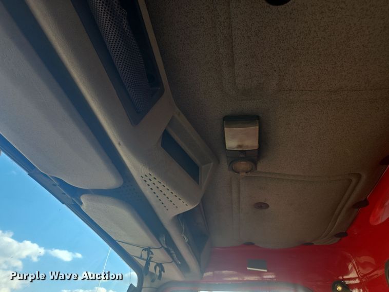 image for item EV5493 1997 International 4900 box truck