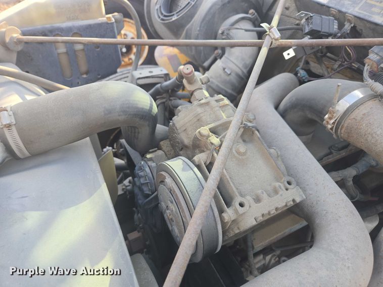 image for item EV5493 1997 International 4900 box truck