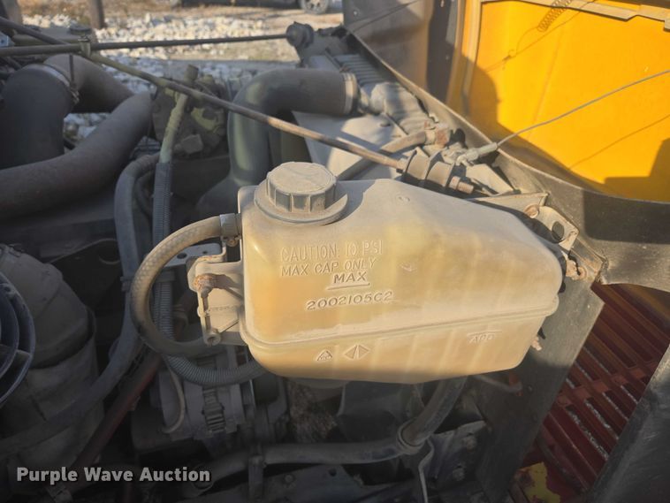 image for item EV5493 1997 International 4900 box truck