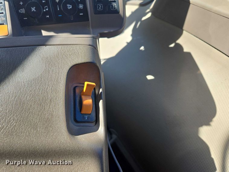 image for item EV5494 2018 John Deere R4038 sprayer