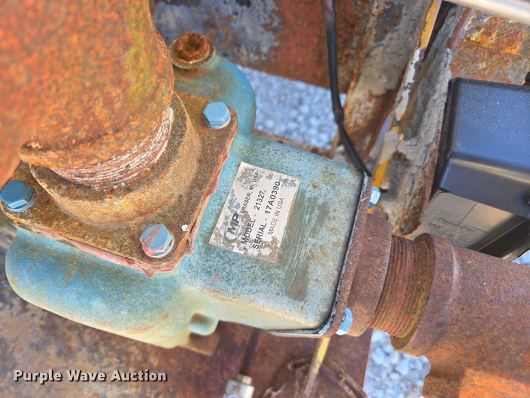 image for item EV5496 1990 International 4900 tank truck