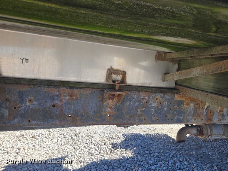 image for item EV5496 1990 International 4900 tank truck