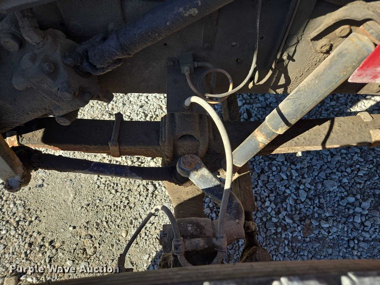 image for item EV5496 1990 International 4900 tank truck