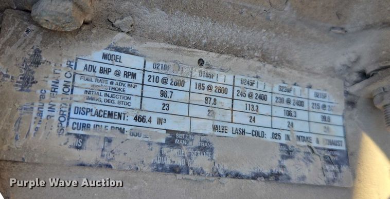 image for item EV5496 1990 International 4900 tank truck